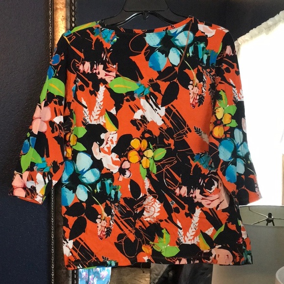 Onque Petite PL 3/4 sleeve top with beading and snap closure - Picture 3 of 3